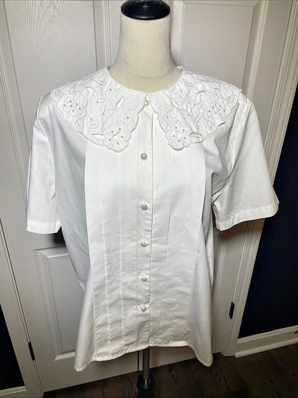 Vintage Westbound White Short Sleeve Blouse Embroidered Lace Collar Pintuck 14